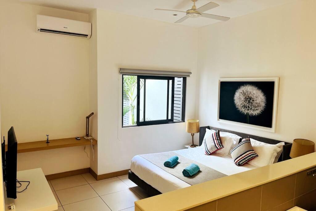 Latitude Luxury Seafront Suite Rivière Noire Dış mekan fotoğraf