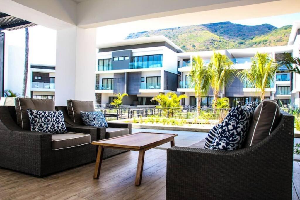 Latitude Luxury Seafront Suite Rivière Noire Dış mekan fotoğraf
