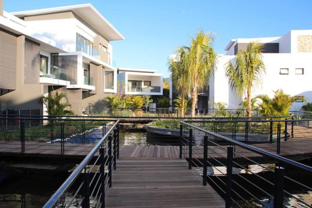 Latitude Luxury Seafront Suite Rivière Noire Dış mekan fotoğraf