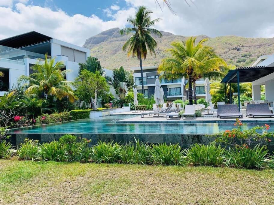 Latitude Luxury Seafront Suite Rivière Noire Dış mekan fotoğraf