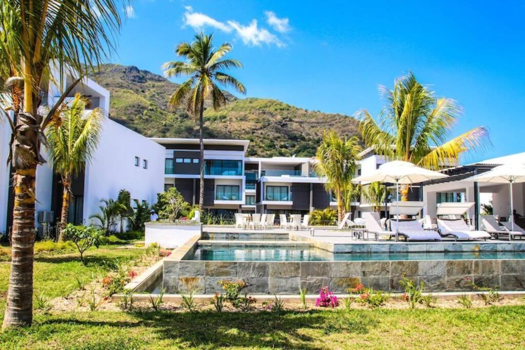 Latitude Luxury Seafront Suite Rivière Noire Dış mekan fotoğraf