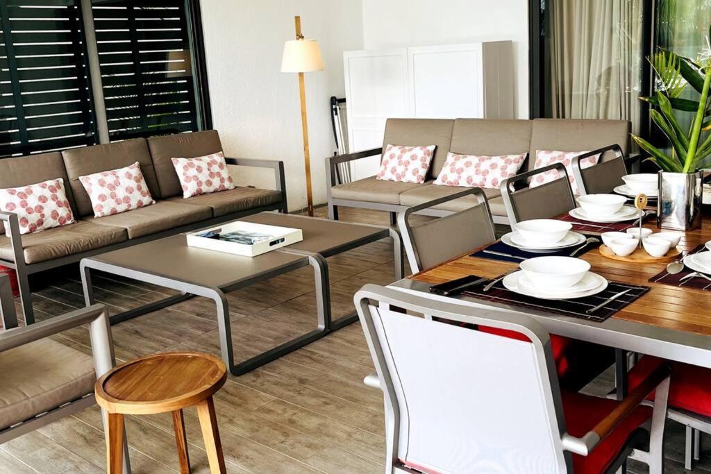 Latitude Luxury Seafront Suite Rivière Noire Dış mekan fotoğraf