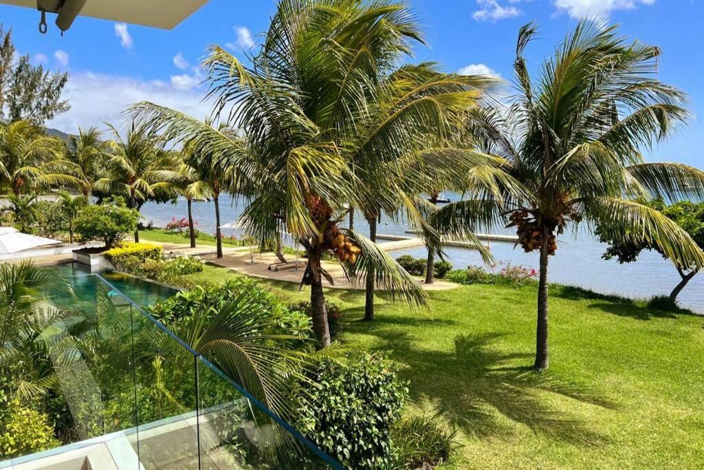 Latitude Luxury Seafront Suite Rivière Noire Dış mekan fotoğraf